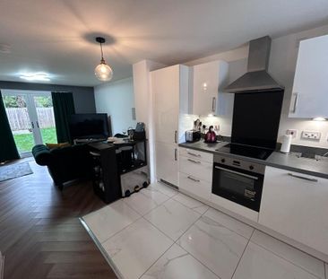 2 bedroom semi-detached house to rent - Photo 4