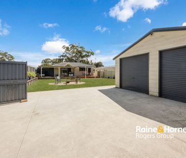 Spacious Family Home with Great Outdoor Entertaining - Photo 4