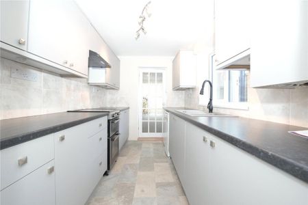 2 bedroom terraced house to rent - Photo 2