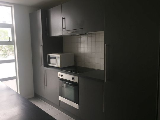 Great Apartment In Central - Photo 1