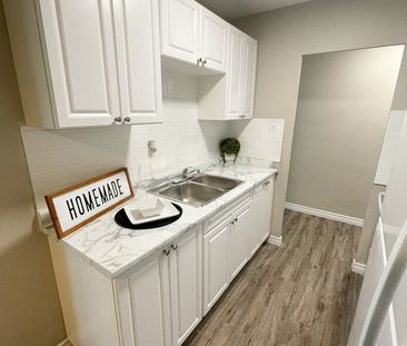 Avon Place Apartments - Photo 2