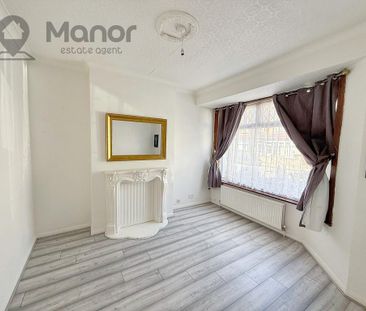 3 bedroom terraced house to rent - Photo 4