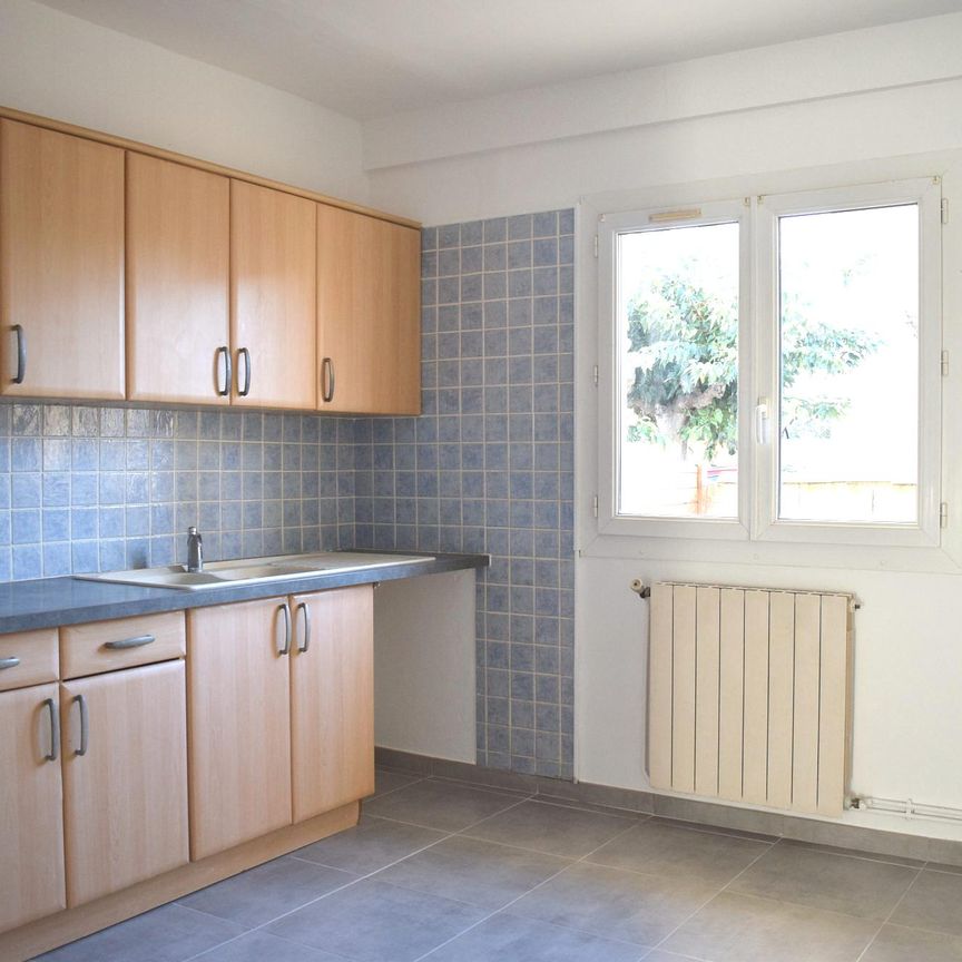 Location Maison 5 pièces 109m² ST NAZAIRE D AUDE 11120 - Photo 1