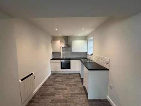 2 bedroom Flat To Let - Photo 2