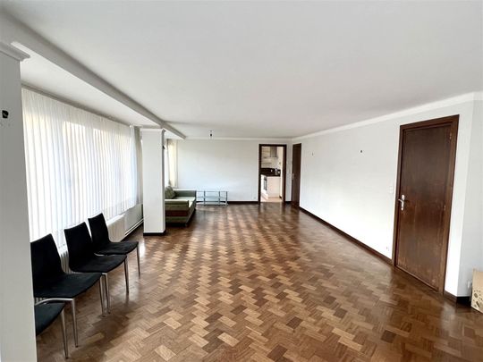 Zeer ruim en sfeervol appartement op topligging - Photo 1