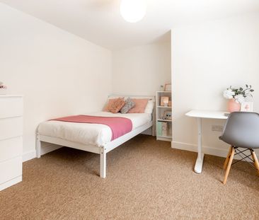 6 Bed Flat, Anglo Works, S1 - Photo 3