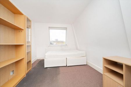 3 bedroom flat to rent - Photo 4
