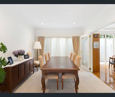 SINGLE LEVEL BLISS WITH IMPECCABLE CLASS - Photo 4