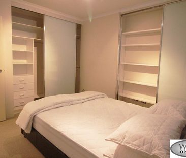 Fully Furnished Large 1 Bedroom Apartment in Sydney CBD - Photo 2