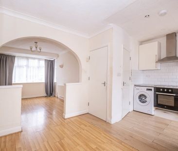 4 bedroom house to rent - Photo 3