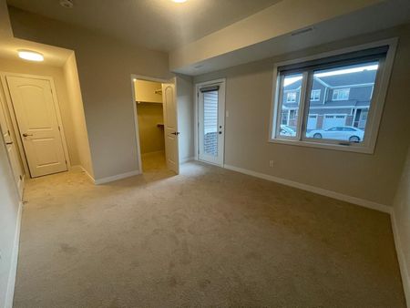 For Lease - 914 Lillian Freiman Private, Barrhaven, Ontario - Photo 5