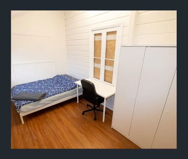 Newly Refurbished Rooms in East Brisbane - Photo 5