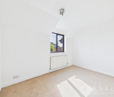 2 bedroom semi-detached house to rent - Photo 4