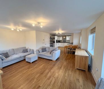 2 bedroom flat to rent - Photo 2