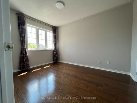 Property For Lease | N9233851 - Photo 2