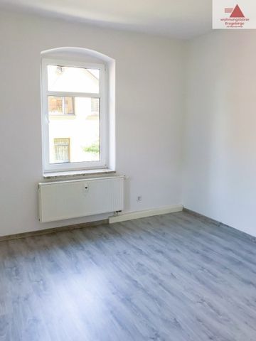 Auerbach im Erzgebirge - Geräumige 2-Raum-Wohnung im 1. Geschoss! - Photo 2