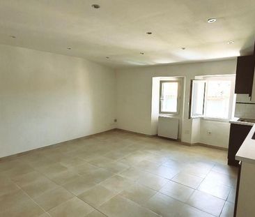 Location Appartement 3 pièces 53m² GONFARON 83590 - Photo 1