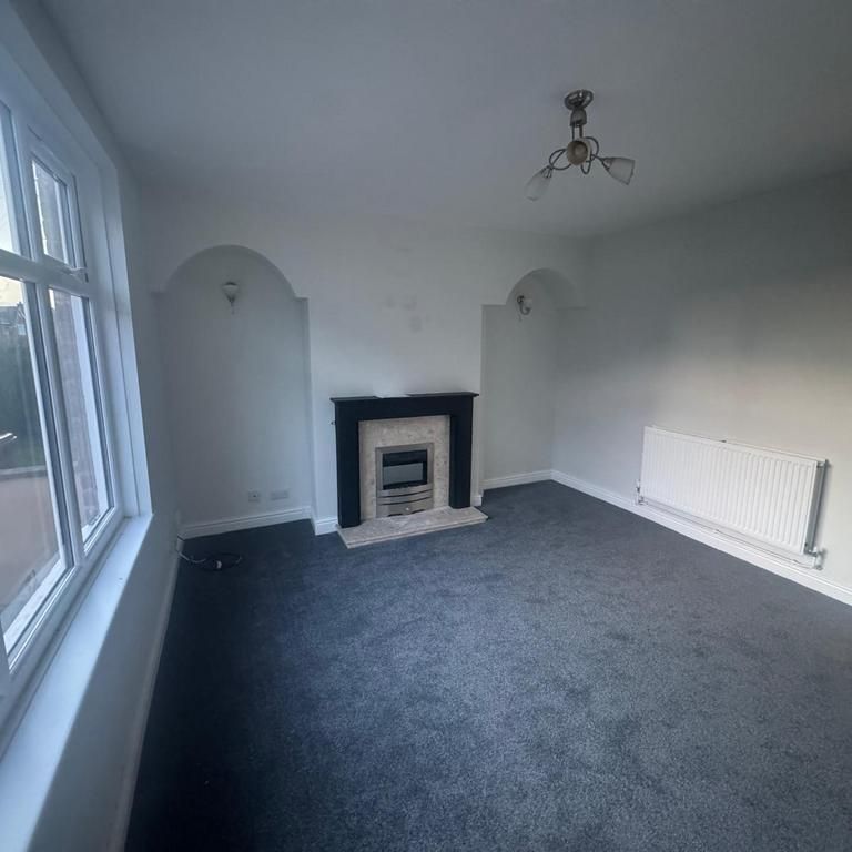 3 bedroom end of terrace house to rent - Photo 1