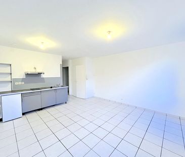 A LOUER APPARTEMENT DE TYPE 1 30 M2 - SAINT SAVIN CENTRE - Photo 1