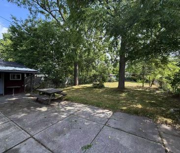 For Lease - 7 Weir Crescent, Toronto, Ontario - Photo 1