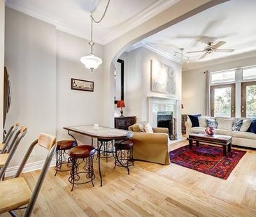 Townhouse for Rent - 1 Bed, 1 Bath, Gorgeous Design, Private Patio - Photo 1