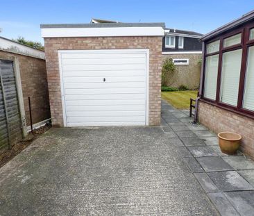 3 bedroom semi-detached bungalow to rent - Photo 3