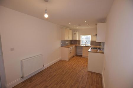 3 bedroom apartment to rent - Photo 5
