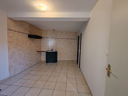 Location Appartement 2 pièces 28m² - Photo 2