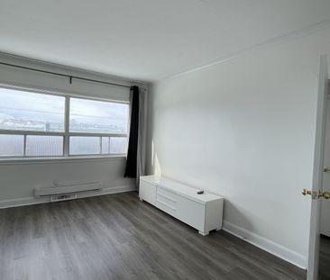 For Lease - 289 The Queensway Avenue, Georgina, Ontario - Photo 2