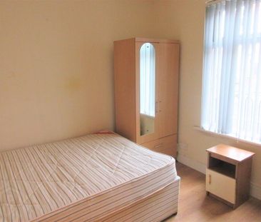 Student House, 30 Cairo Street, Queens Quarter, Belfast, BT7 1RE - Photo 5