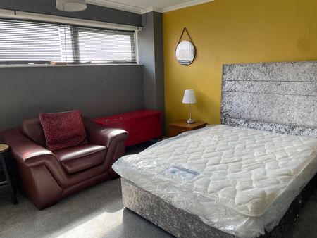 3 Bed Flat, Hollyhead Mews, B16 - Photo 5