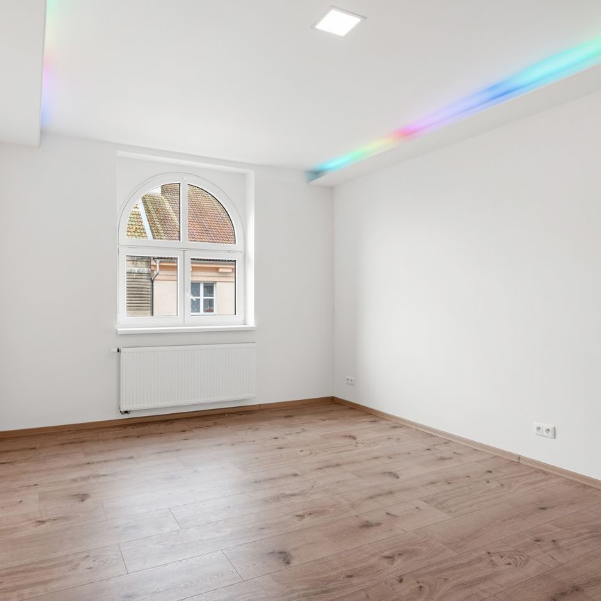 Pronájem bytu 2+1 72 m² - Photo 1