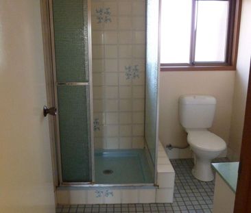 Low-Maintenance Living in a Prime Cleveland Location - Photo 3