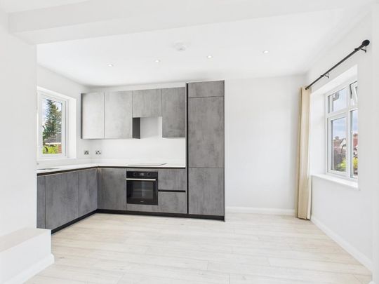 2 bedroom maisonette to rent - Photo 1