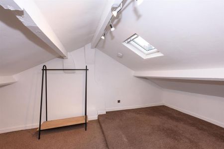 2 bedroom end of terrace house to rent - Photo 4