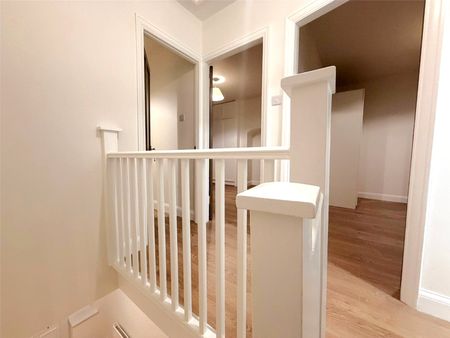 Cleveley Crescent, Ealing, W5 1DZ - Photo 2