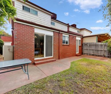 Well Designed Townhouse with Secure Garage and Courtyard - Photo 5