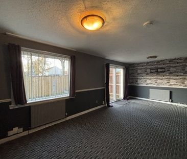 Sorn Green, Glenrothes - Photo 1