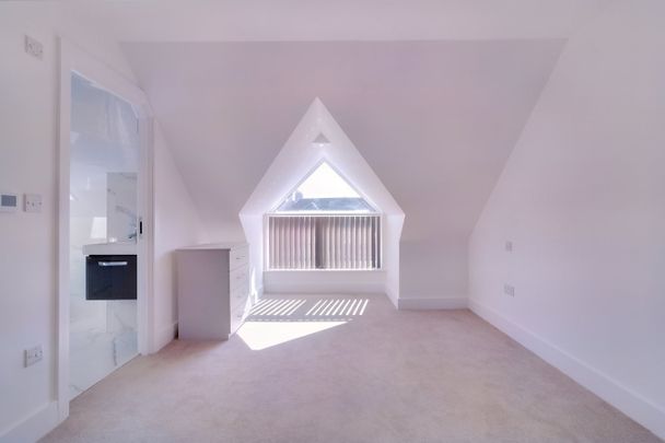 Flat 5, High Road, Harrow Weald, HA3 - Photo 1