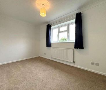 Locksley Mews, Tennyson Close, Yarmouth, PO41 - Photo 4