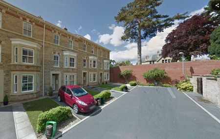 White Willow Gardens, Staplegrove - Photo 5