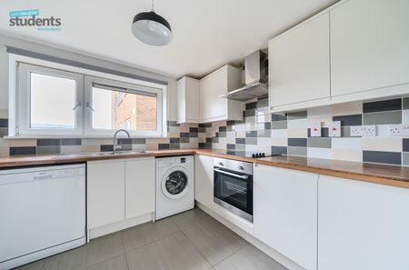 4 bedroom apartment to rent - Photo 2