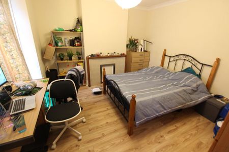 6 bedroom semi-detached house to rent - Photo 5