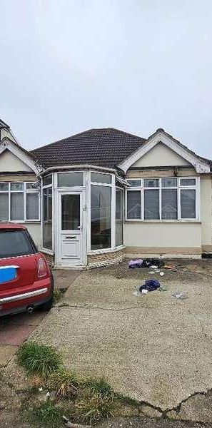 Lower Mardyke Avenue, Rainham, Essex, RM13 - Photo 1