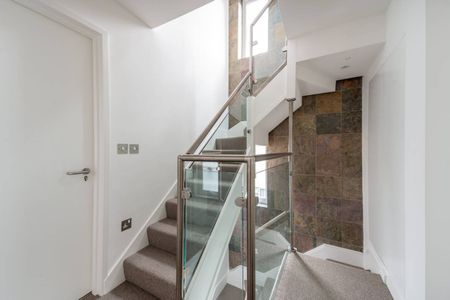 Room in a Shared House, Church Road, CR4 - Photo 4