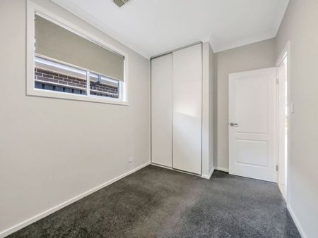 27 Harbour View Tce, Victor Harbor SA 5211 - House For Rent | Domain - Photo 5