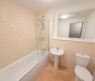 2 bedroom flat to rent - Photo 6