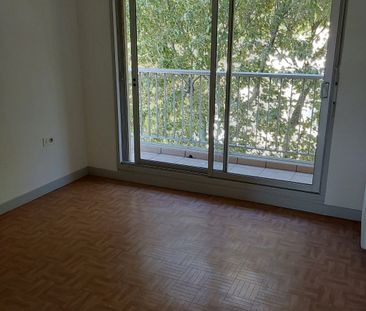 Location Appartement 3 pièces 74m² NARBONNE 11100 - Photo 4