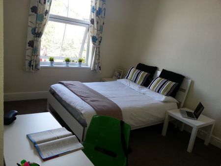 2 Bedroom Terraced To Rent in Nottingham - Photo 2