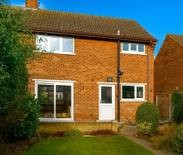 Semi-detached house to rent on - Photo 4